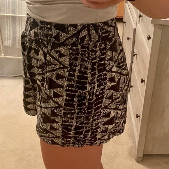 Patterned shorts with pockets | size M - Picture 2 of 7